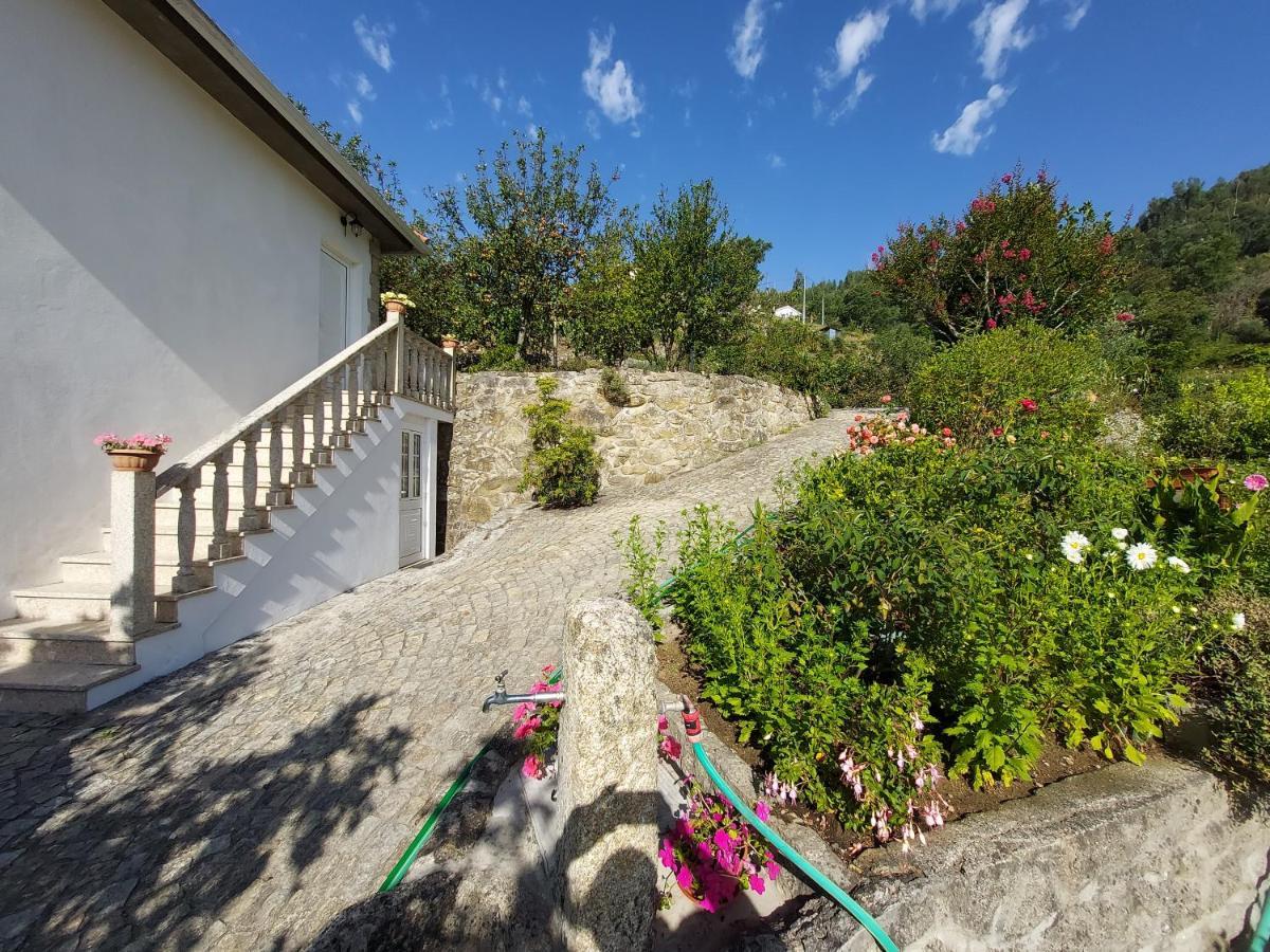 Отель Castelo Dos Sonhos Valadares  Экстерьер фото