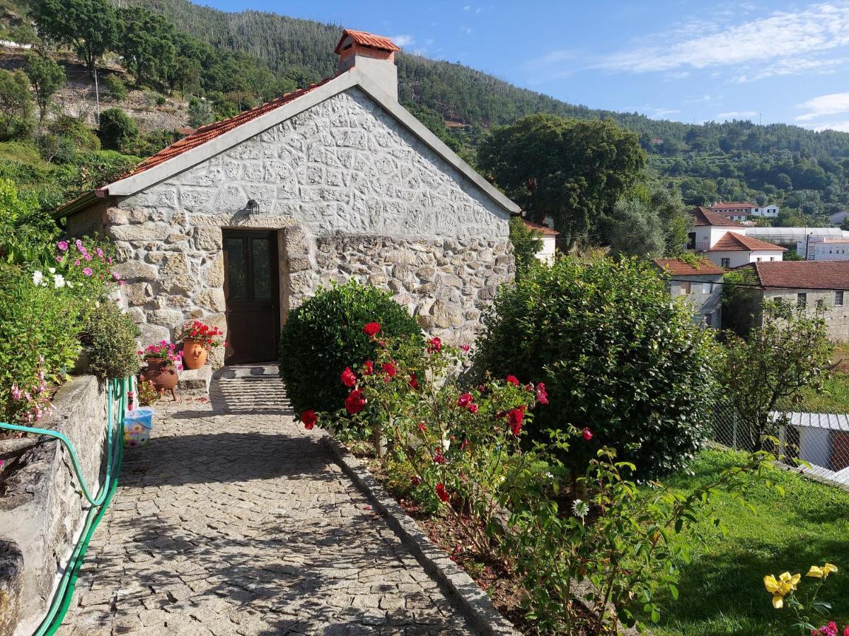 Отель Castelo Dos Sonhos Valadares  Экстерьер фото